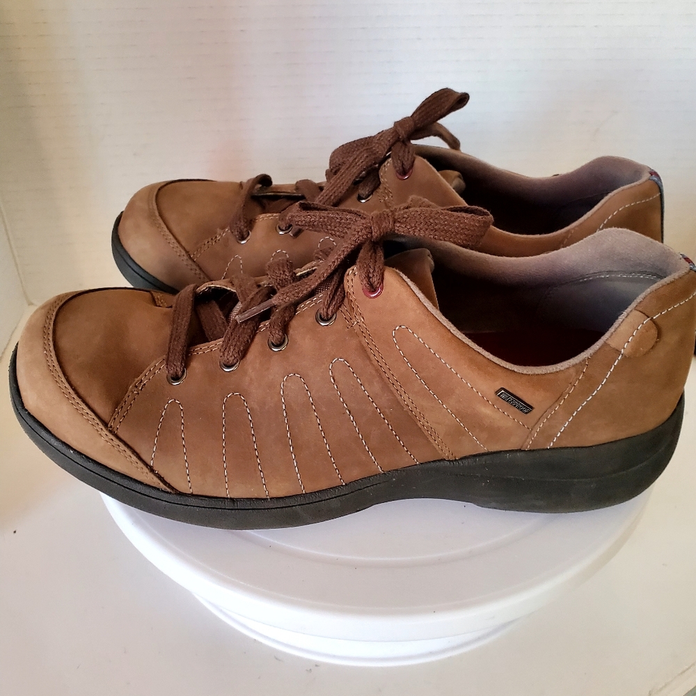 Aravon Women's Brown Nubuck Rev Stridarc Waterproof Walking Shoes 8.5